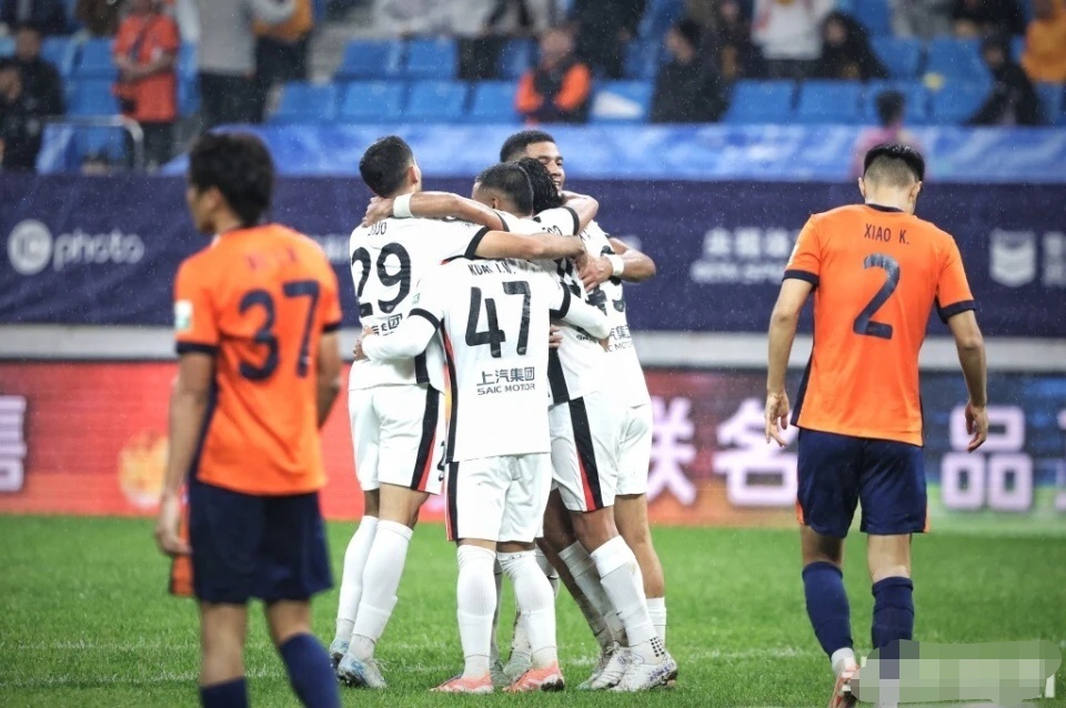 inews, 纳多抓住机, 场上就发生