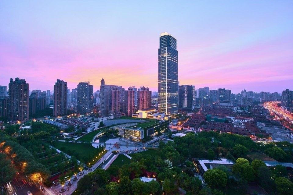 的美誉, KMRqA 的美誉, KMRqA